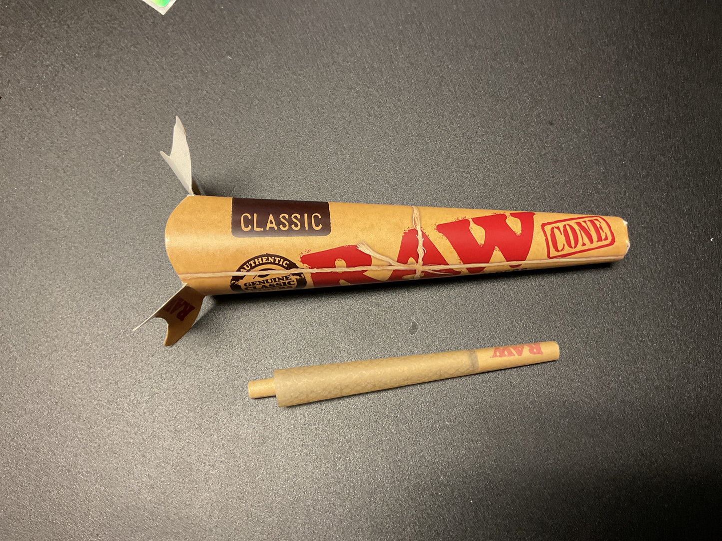 Raw 1 1/4 size cones 6 pk