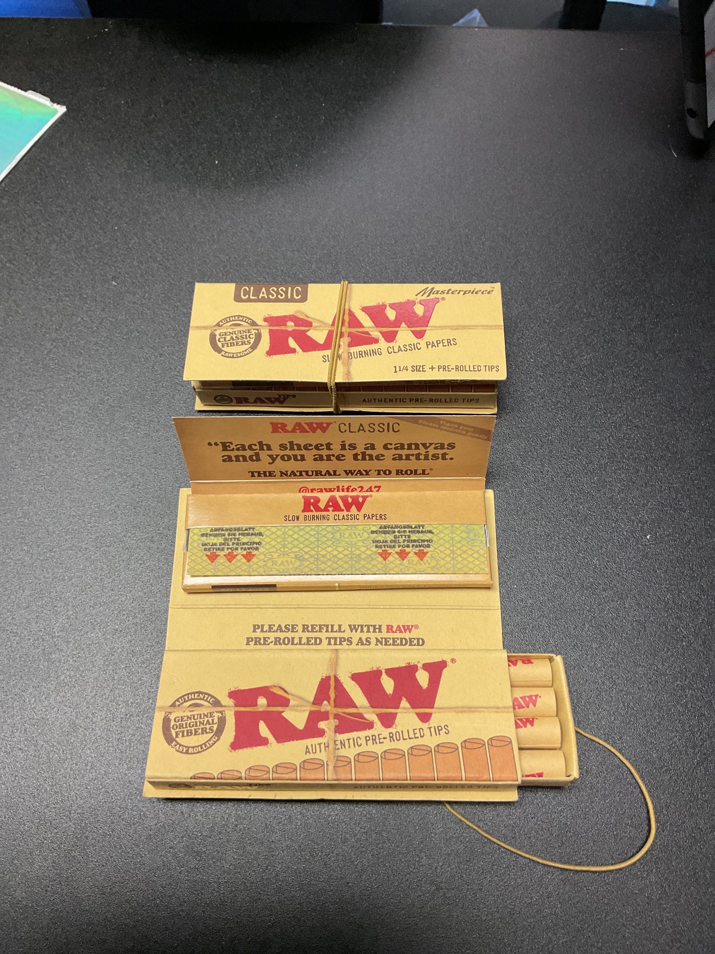 RAW 1 1/4 papers +